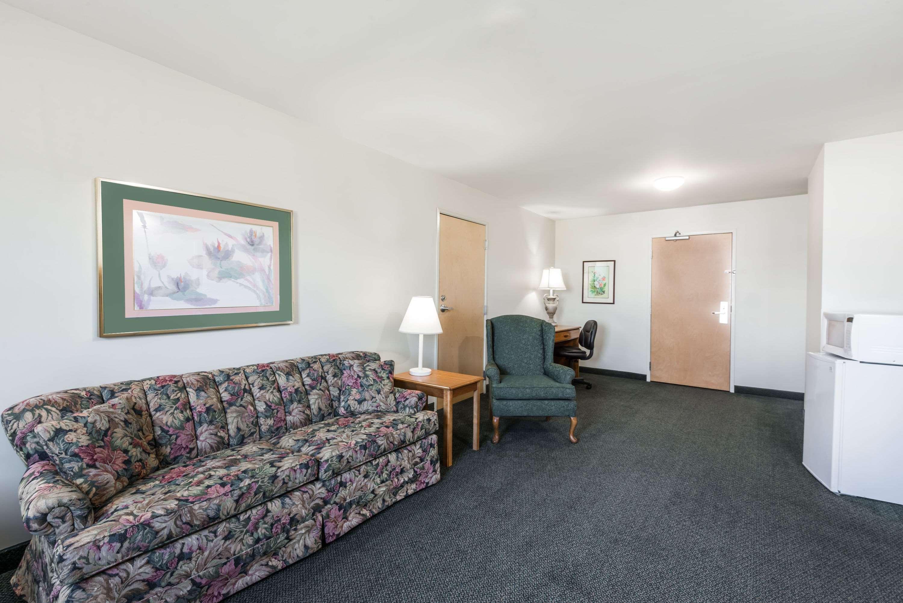 Super 8 By Wyndham Hagerstown/Halfway Area Hotell Exteriör bild